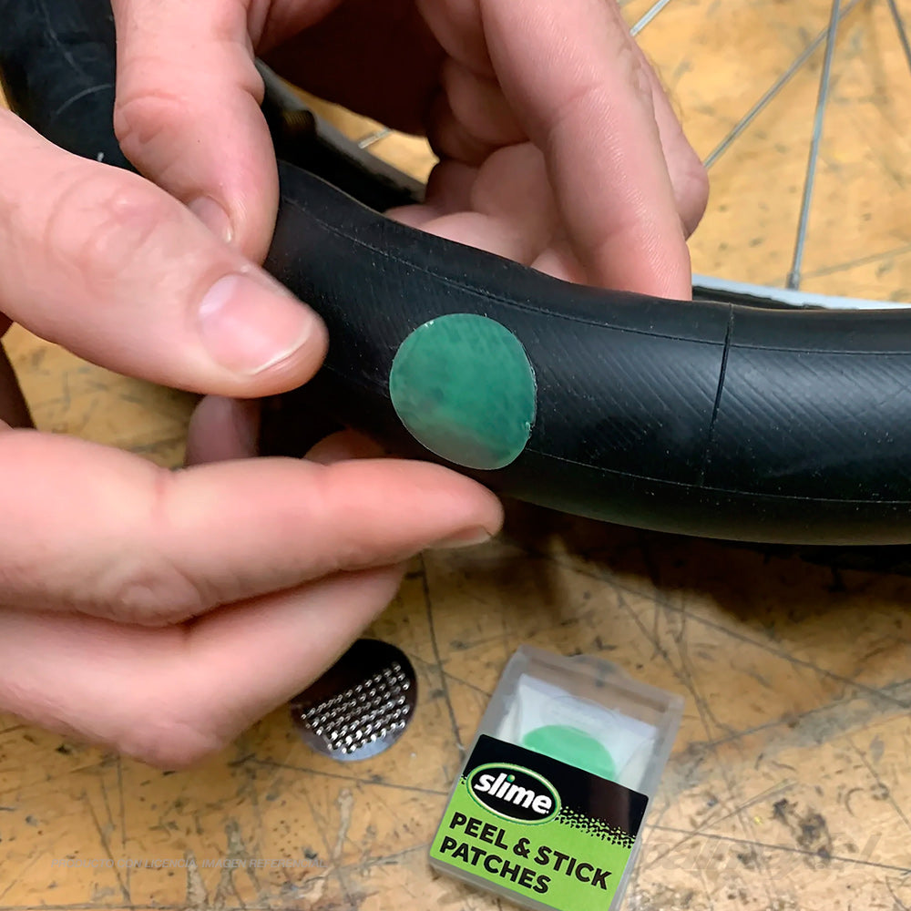Parches adhesivos para reparar cámaras de bicicleta + desmontadores | Slime