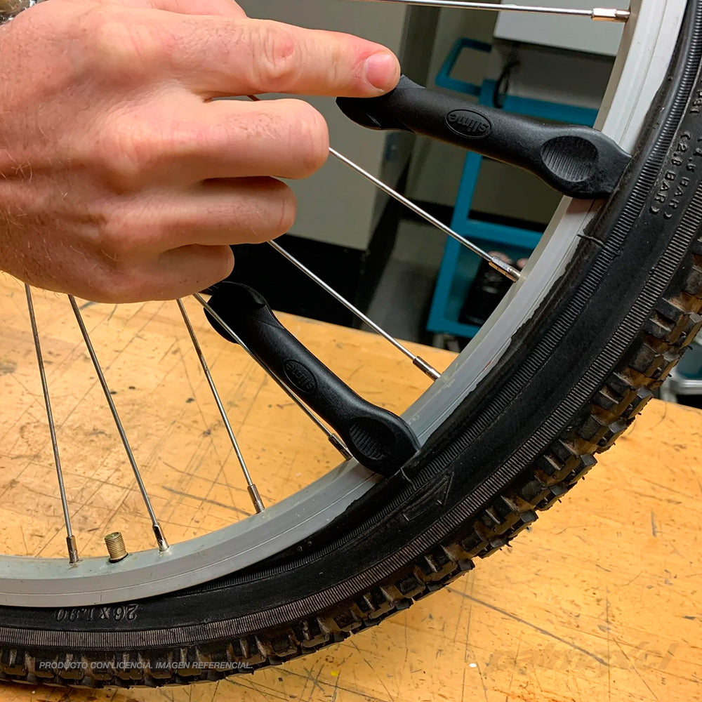 Parches adhesivos para reparar cámaras de bicicleta + desmontadores | Slime