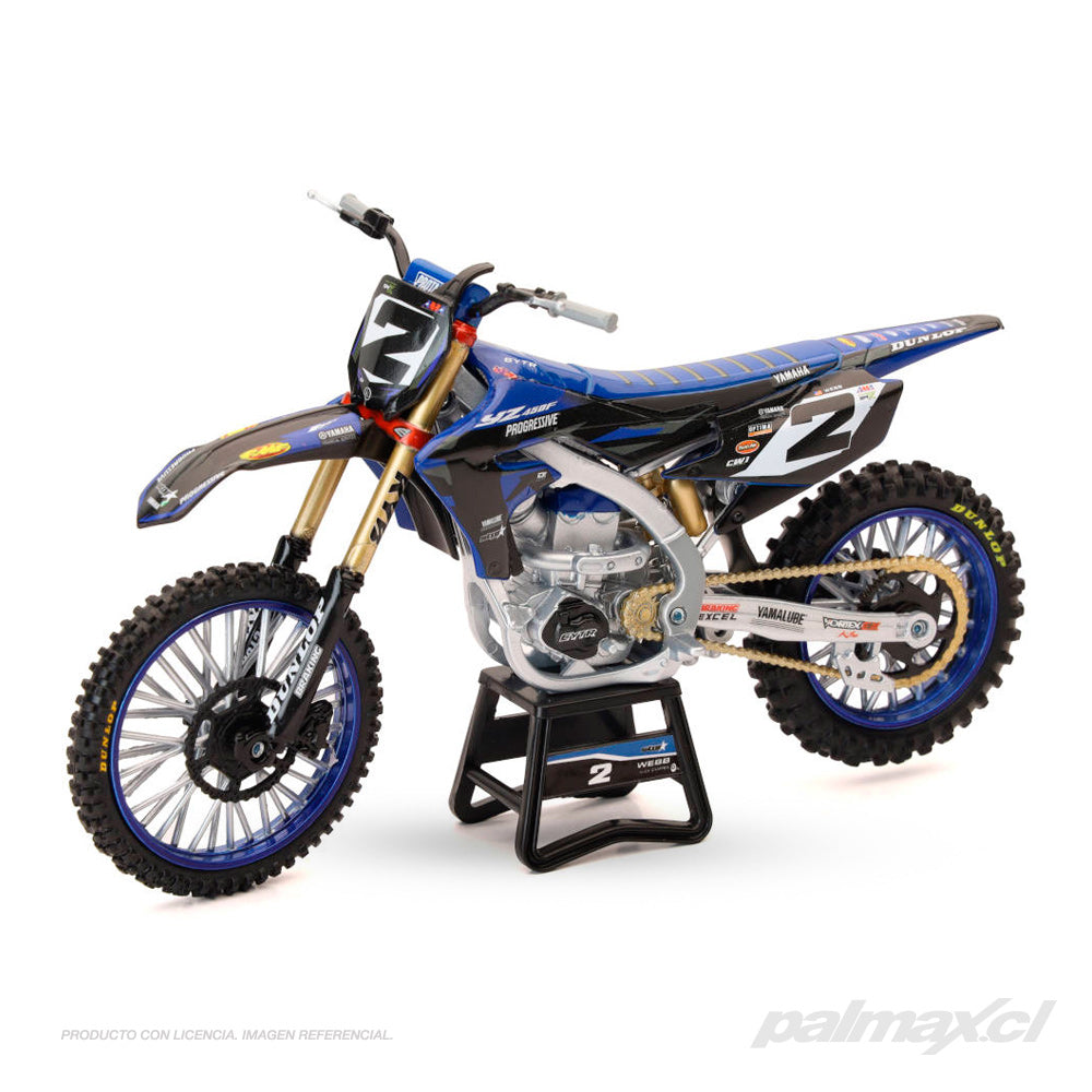 Moto a escala 1:12 Cooper Web Yamaha Star Racing Team | New Ray